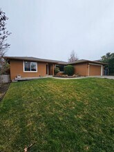 2949 Rosewood St in Medford, OR - Building Photo - Building Photo