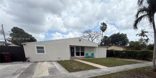 6497 W 8th Ln in Hialeah, FL - Building Photo - Building Photo