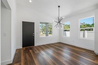 4700 11th Ave S in St. Petersburg, FL - Building Photo - Building Photo