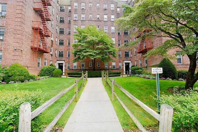 property at 780 Bronx River Rd
