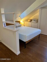 23300 Raymond St in Chatsworth, CA - Building Photo - Building Photo