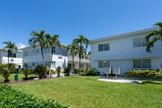 7325 Carlyle Ave in Miami Beach, FL - Building Photo - Building Photo