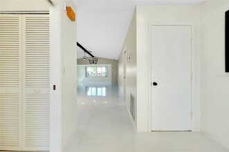 49 Sandstone Cir in Venice, FL - Building Photo - Building Photo