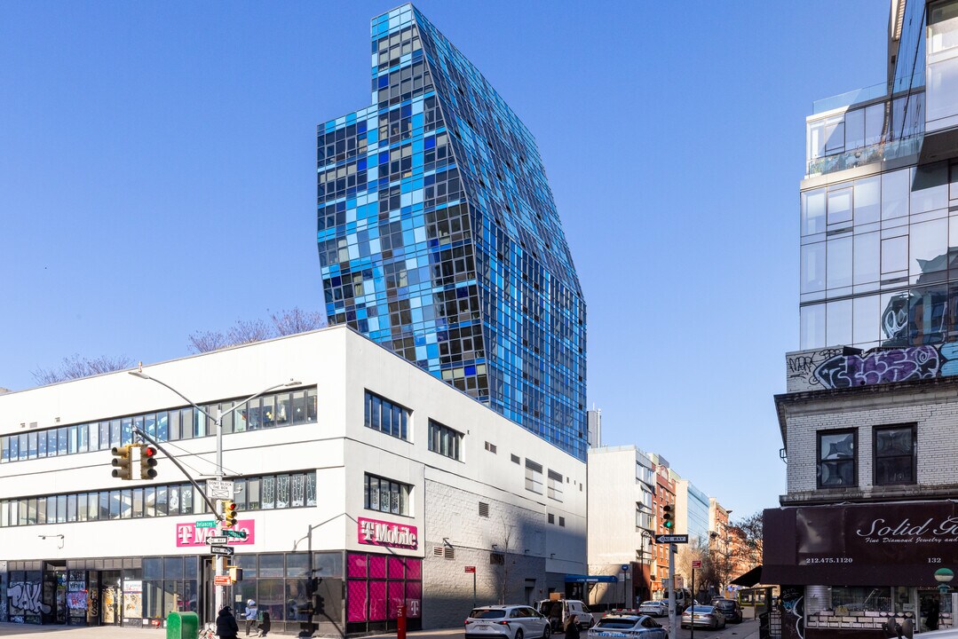 Blue Condominium in New York, NY - Foto de edificio