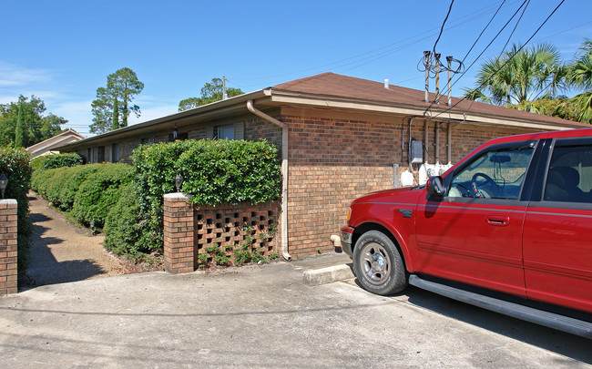 925-929 Florida Ave in Lynn Haven, FL - Foto de edificio - Building Photo
