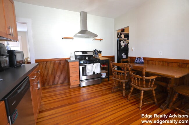 39 Foster St, Unit 3 in Boston, MA - Building Photo - Building Photo