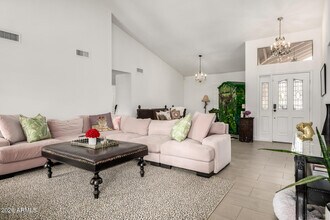 9825 E Turquoise Ave in Scottsdale, AZ - Building Photo - Building Photo
