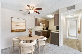 Montebello Gardens in Colorado Springs, CO - Foto de edificio - Building Photo