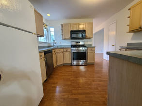 8 Hummingbird Way in Jackson Township, NJ - Building Photo - Building Photo