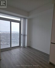 8 Interchange Wy in Vaughan, ON - Building Photo - Building Photo