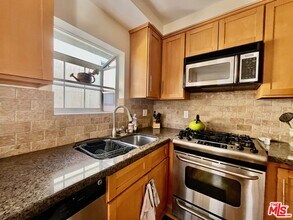 1144 10th St in Santa Monica, CA - Building Photo - Building Photo
