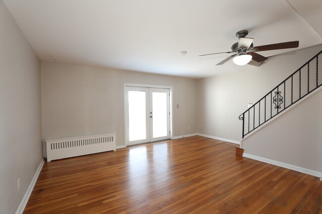 209 Guthrie Ave in Alexandria, VA - Foto de edificio - Building Photo