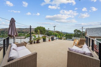 2494 Loy Ln in Los Angeles, CA - Building Photo - Building Photo