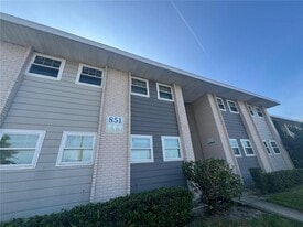 851 Sky Lake Cir in Orlando, FL - Building Photo