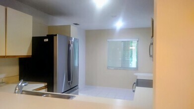 260 Timber Lake Cir in Naples, FL - Building Photo - Building Photo