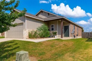 302 Eves Necklace Dr. in Buda, TX - Building Photo