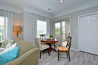 Braxton Woods Lake in Greenville, SC - Foto de edificio - Building Photo