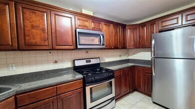 55 Grace St in Jersey City, NJ - Building Photo - Building Photo