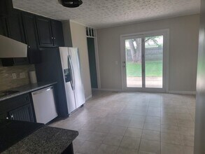 1583 Roxbury Dr in Xenia, OH - Building Photo - Building Photo