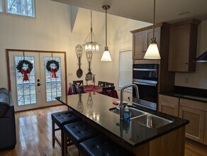 3812 James Ed Rd in Gainesville, GA - Foto de edificio - Building Photo