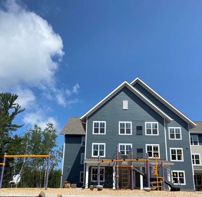 Decker Dwellings in Duluth, MN - Building Photo - Building Photo