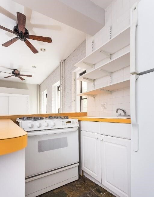 232 Elizabeth St in New York, NY - Building Photo