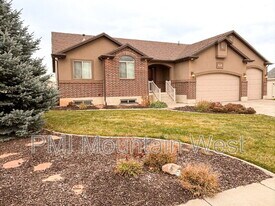 2241 W 2475 N in Clinton, UT - Building Photo