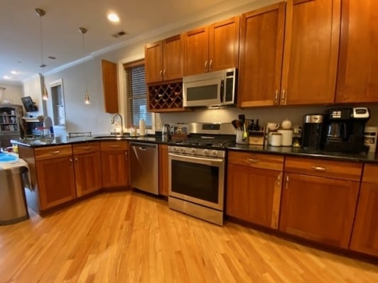2625 W Belmont Ave, Unit 2 in Chicago, IL - Foto de edificio - Building Photo