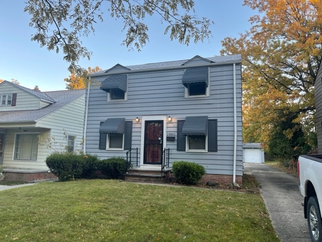 19501 Libby Rd in Maple Heights, OH - Building Photo