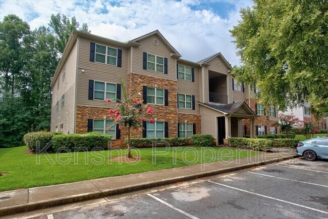 5302 Fairington Club Dr in Stonecrest, GA - Building Photo - Building Photo