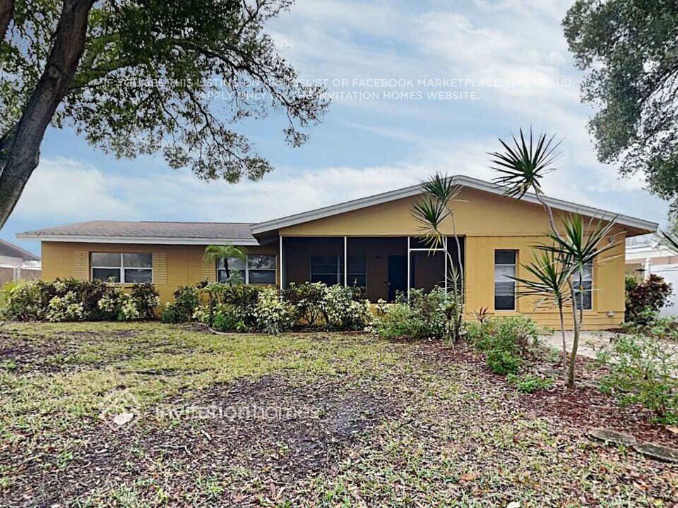 8772 118th St N in Seminole, FL - Building Photo