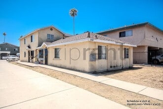 850 W 80th St in Los Angeles, CA - Foto de edificio - Building Photo