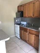 3071 SW 27th Ave, Unit 14 in Miami, FL - Foto de edificio - Building Photo