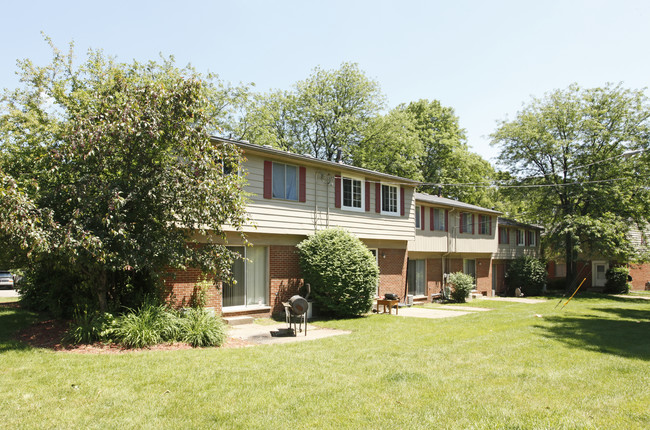 Regency Townhomes in Lansing, MI - Foto de edificio - Building Photo