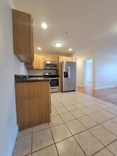 20 W Rosseter St in Brockton, MA - Building Photo - Building Photo