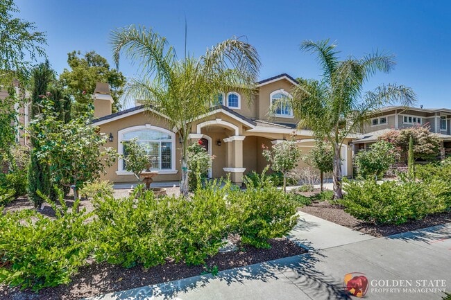 496 W Latimer Ave in Campbell, CA - Foto de edificio - Building Photo