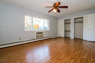57 Ameridge Dr in Bridgeport, CT - Building Photo - Building Photo