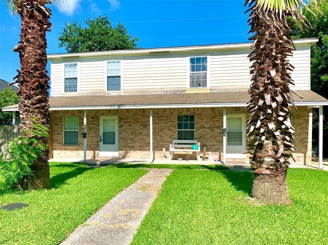103 13th St N in Texas City, TX - Building Photo - Building Photo