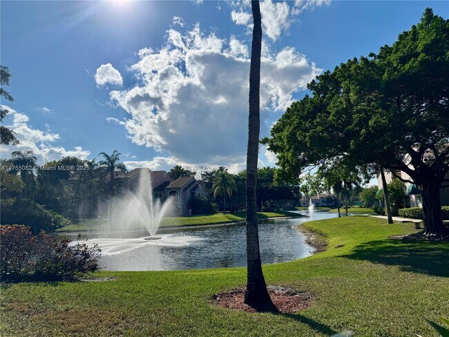 12142 St.Andrews Pl in Miramar, FL - Foto de edificio - Building Photo