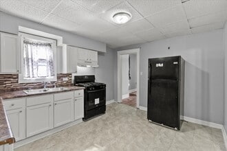 316 N Hickory St in Joliet, IL - Building Photo - Building Photo
