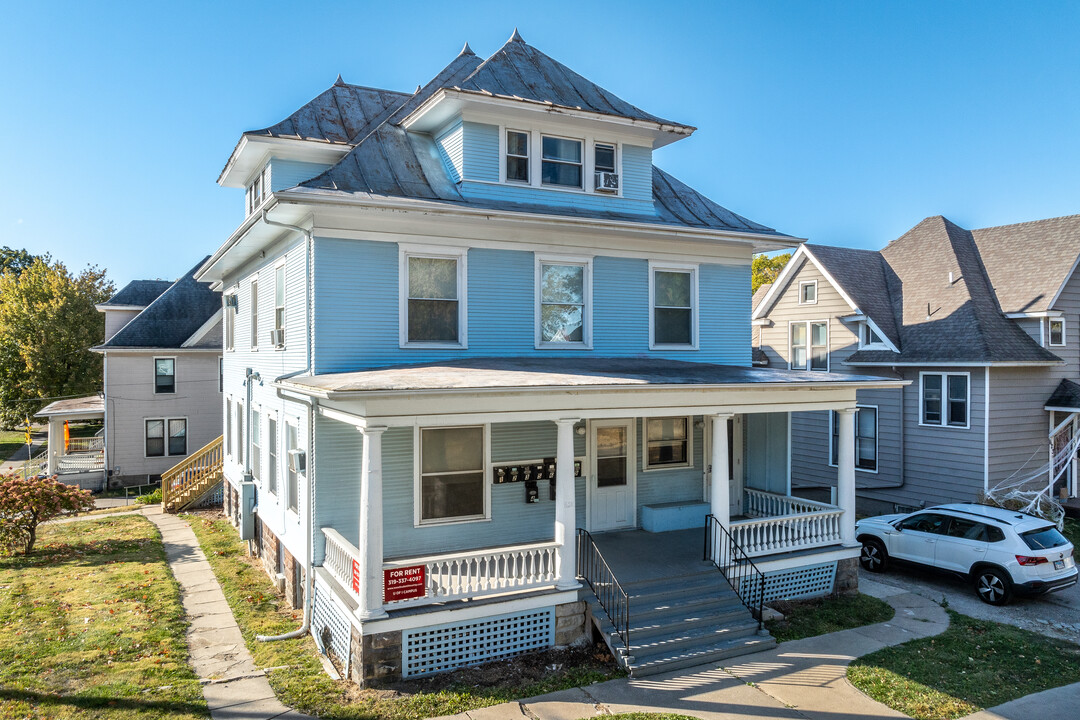 625 E Burlington St in Iowa City, IA - Foto de edificio