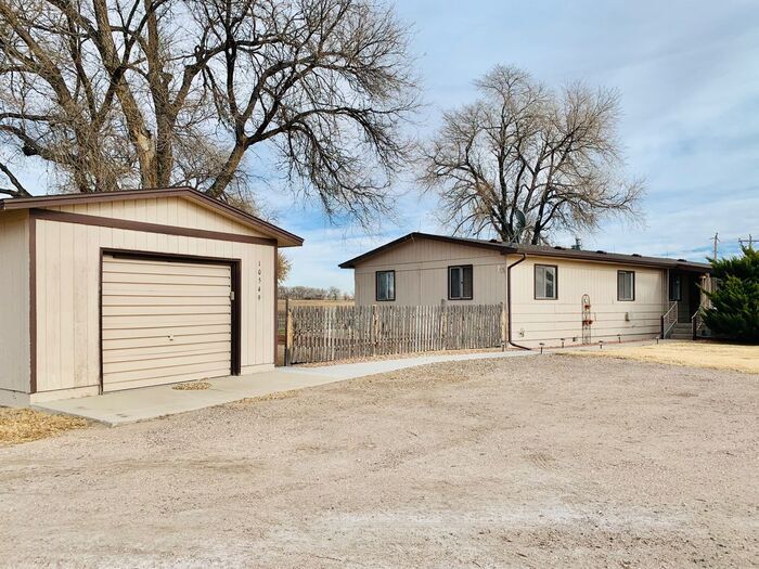 10549 CO-14 in Ault, CO - Building Photo