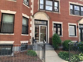 907 Beacon St in Boston, MA - Building Photo