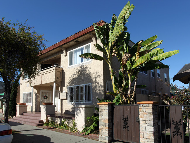 2123-2131 E 7th St in Long Beach, CA - Building Photo - Building Photo