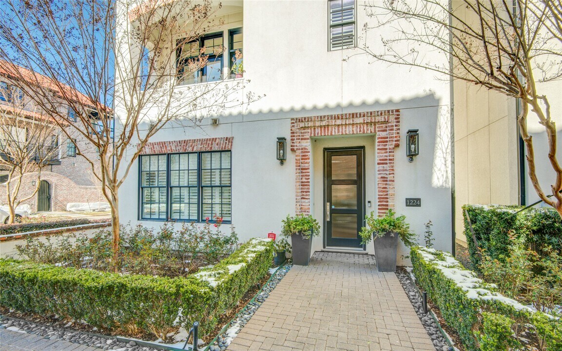 1224 Mosaico Ln in Houston, TX - Foto de edificio