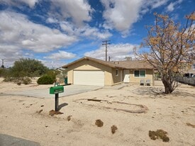 72532 Juanita Dr in Twentynine Palms, CA - Building Photo