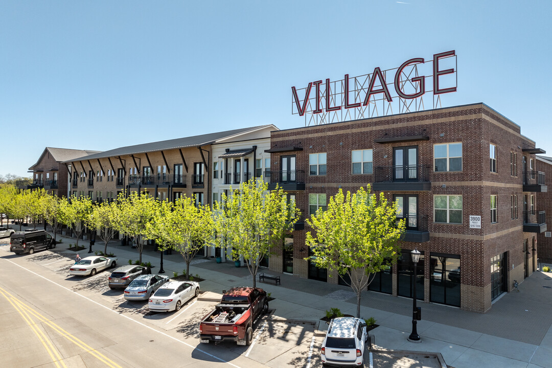 Village of Rowlett in Rowlett, TX - Building Photo