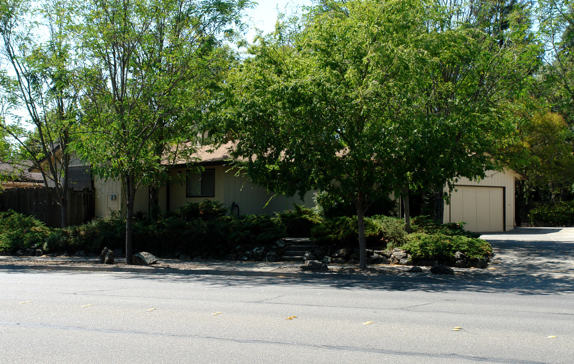 1831 Mission Blvd in Santa Rosa, CA - Building Photo