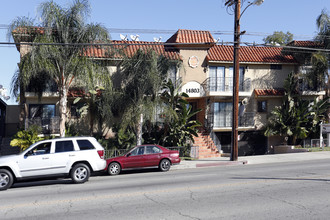 14803 Vanowen St in Van Nuys, CA - Building Photo - Building Photo