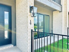 1207 Doris May Dr in Allen, TX - Foto de edificio - Building Photo